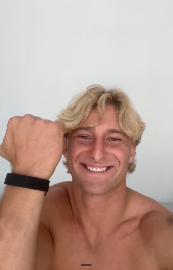 Tag armbåndet på